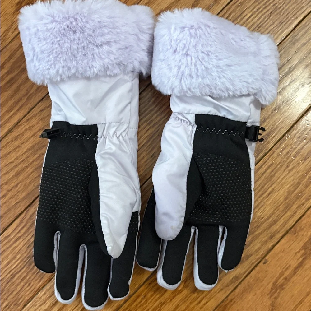 The North Face lavender Fur-Trimmed Gloves